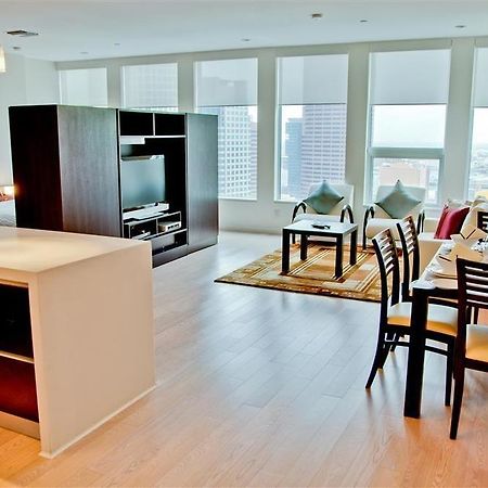 Tenten Wilshire - Official Los Angeles Room photo