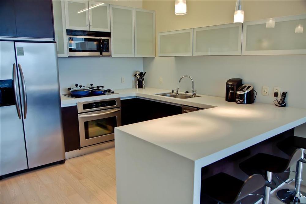 Tenten Wilshire - Official Los Angeles Room photo